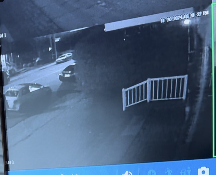 Can someone tell me why <a href="/WalmartCanada/">Walmart Canada</a> delivers at 20h40 at night with <a href="/Uber/">Uber</a> . Yesterday a lady took the photo of the delivery and just stole the package right after. I have video evidence of it. 20h40 taking photo of package, 20h41 package is gone…