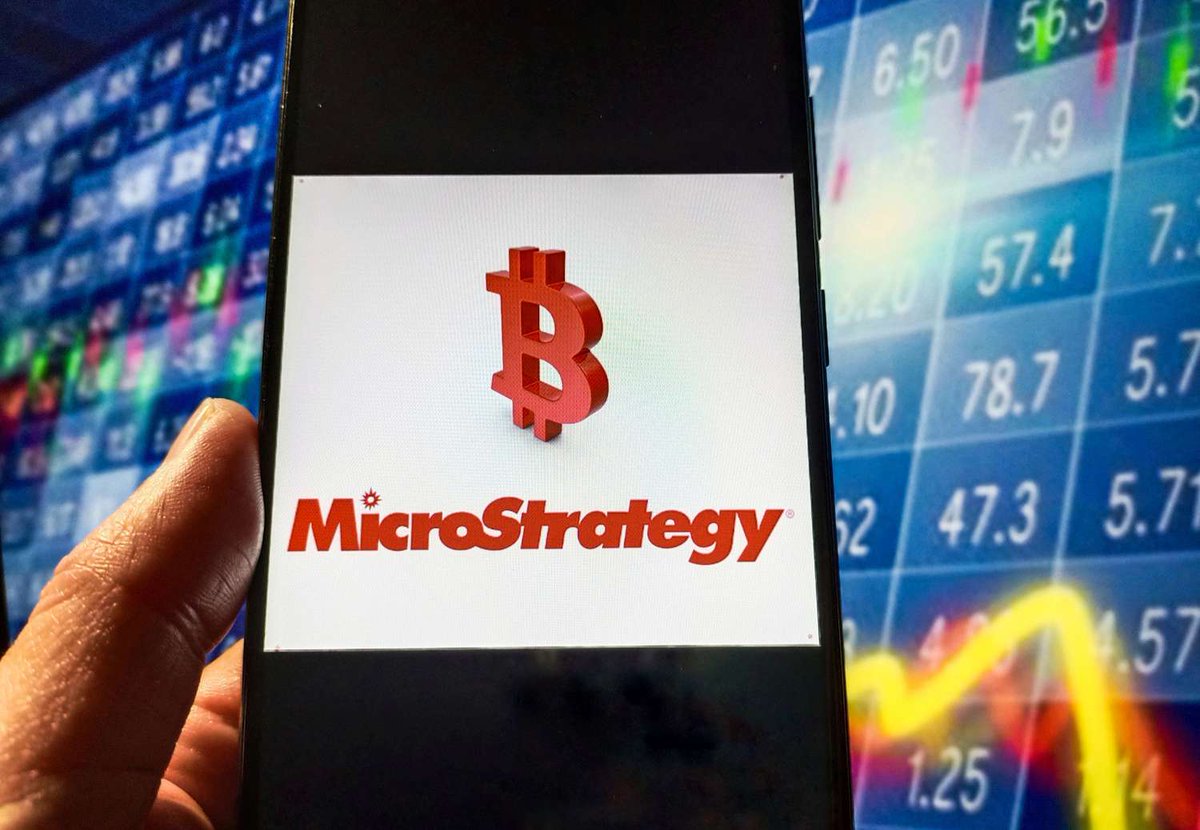 🚨 MicroStrategy STOCK PLUMMETS! 
📉 After short seller Andrew Left targets MSTR, shares drop over 16% despite Bitcoin's record highs! With a staggering $4.6 billion in new Bitcoin purchases, is MicroStrategy's stock too detached from BTC fundamentals? Stay tuned!