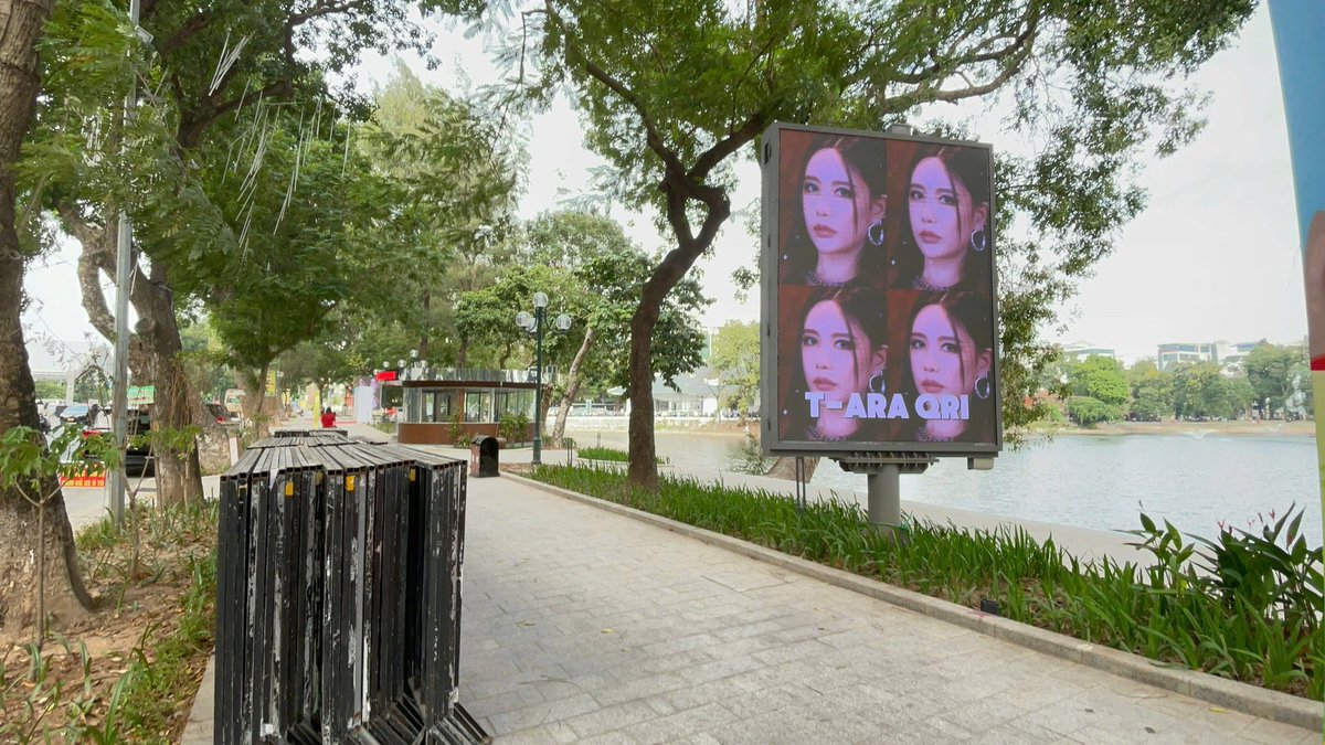 FCQRIVN's tweet photo. 🔥 LED SCREEN CỦA FC QRI VN ĐÃ LÊN SÓNG, CÙNG CHECK-IN NHÉ V-QUEEN'S ƠI 🔥

Thông tin bảng LED
👉🏻 10 Bảng Led Outdoor
👉🏻 Từ 06:00 đến 23:00 Ngày 22.11.2024 - 24.11.2024
👉🏻 Địa điểm: Dọc Hồ Thiền Quang, Quận Hai Bà Trưng, Hà Nội (Cách Vincom Bà Triệu ≈ 1.3km) https://t.co/LSbPecCxLq