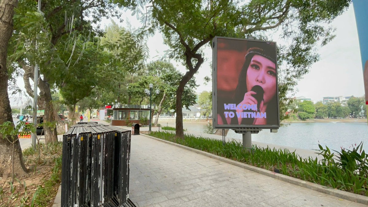 FCQRIVN's tweet photo. 🔥 LED SCREEN CỦA FC QRI VN ĐÃ LÊN SÓNG, CÙNG CHECK-IN NHÉ V-QUEEN'S ƠI 🔥

Thông tin bảng LED
👉🏻 10 Bảng Led Outdoor
👉🏻 Từ 06:00 đến 23:00 Ngày 22.11.2024 - 24.11.2024
👉🏻 Địa điểm: Dọc Hồ Thiền Quang, Quận Hai Bà Trưng, Hà Nội (Cách Vincom Bà Triệu ≈ 1.3km) https://t.co/LSbPecCxLq