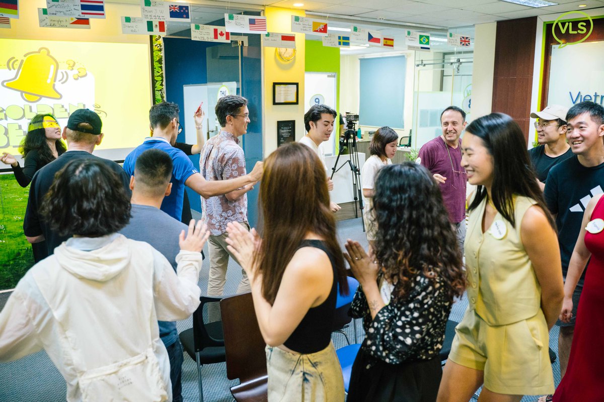 VLStudies's tweet photo. ✨Golden Bell Challenge Highlights
A fun-filled trivia event celebrating Vietnamese language, culture, and traditions. Thanks to all the participants for your energy and passion! Check out the highlights below! https://t.co/OsmeGK7RbC
