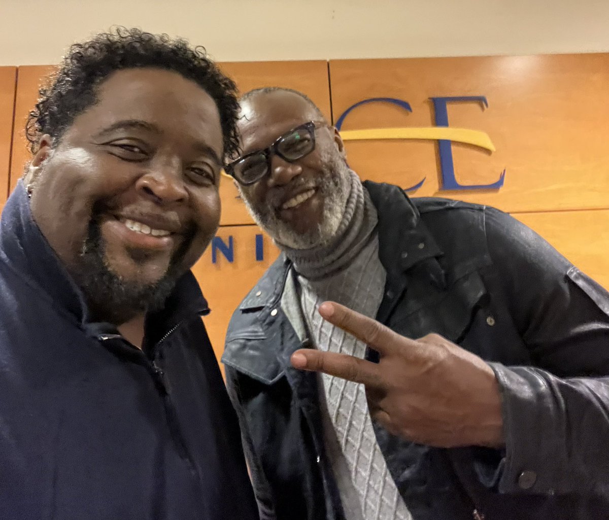 DankwaBrooks's tweet image. I gotta say a huge Thank You to @epatric1 for coming to speak to the “Writing for Electronic Media” class I teach @ #PaceUniversity in Manhattan tonight. 

Especially today, a day when we had the first meaningful rainfall in more than 90 days in New York City. 🌧️🗽🌧️. That was…