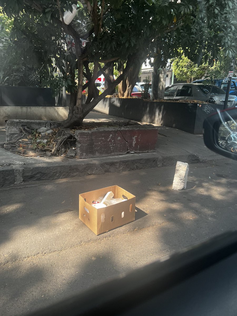 andi_va_la's tweet photo. Urgen parquímetros en la calle de Jesús urquiaga y alrededores nunca encuentras lugar siempre están apartados y los franeleros se sienten dueños de la calle @UCS_GCDMX @BJAlcaldia @paosunsis @supercivicosmx https://t.co/KTXcVDnbvm