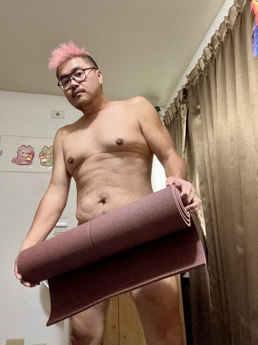 天涼好好睡欸💤 要爬起來是一大挑戰

#TGIF