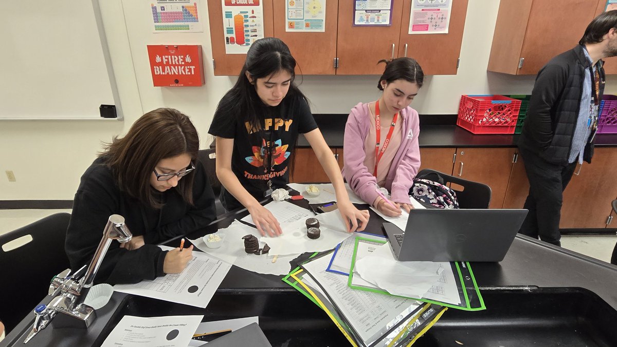 agpeterson75's tweet photo. Dr. Vaughn, Mrs.Sulak and Ms. Washington's Chemistry classes @Terry_Rangers  had a great lab day with the Oreo Lab to learn more about Percent Compositon today. Way to go @THSScienceDept !  @DocOfHighHopes @MsStrick_ https://t.co/LJIS8rKWDN