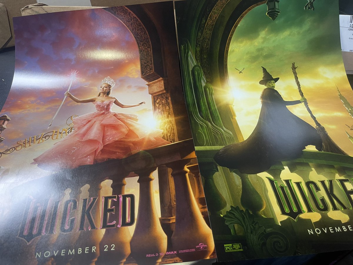 AmberLayne4's tweet photo. It was everything. 🩷💚@wickedmovie https://t.co/xCZLP468zy