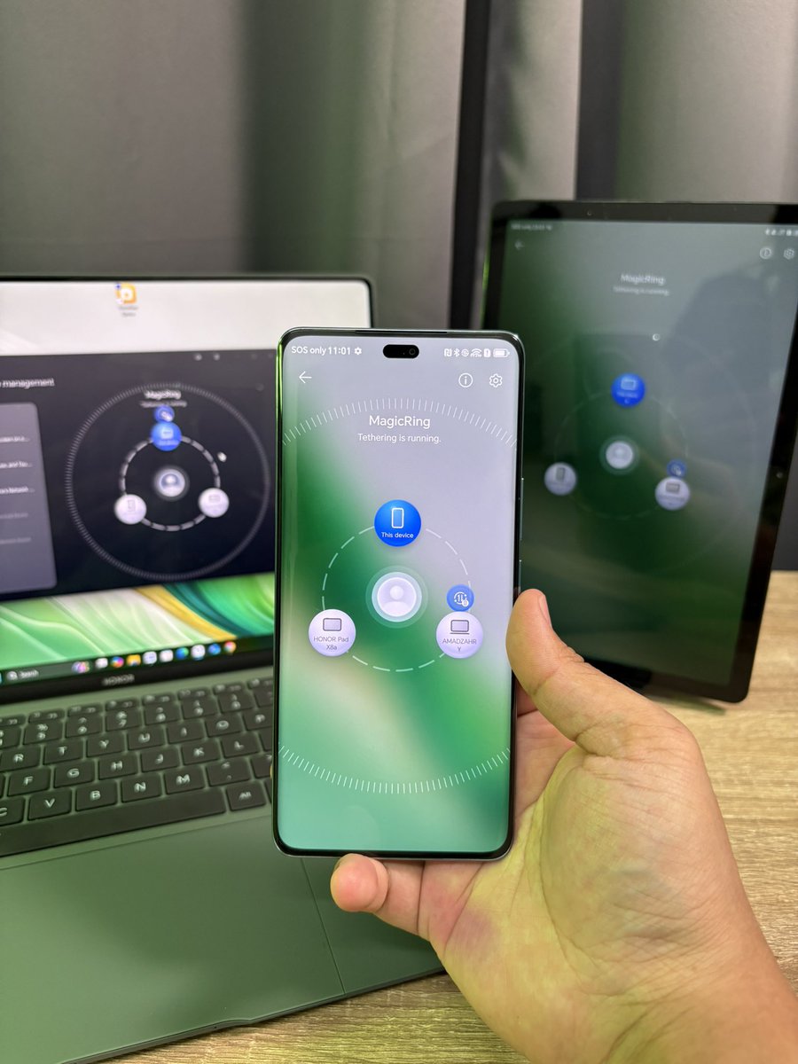 amadzahry's tweet image. Ade banyak peranti Honor? Magic Ring boleh connectkan semua peranti secara seamless dan efisien! #amadzahry #honormalaysia #honormagicbookart14 #honorx9c #honorpadx8a