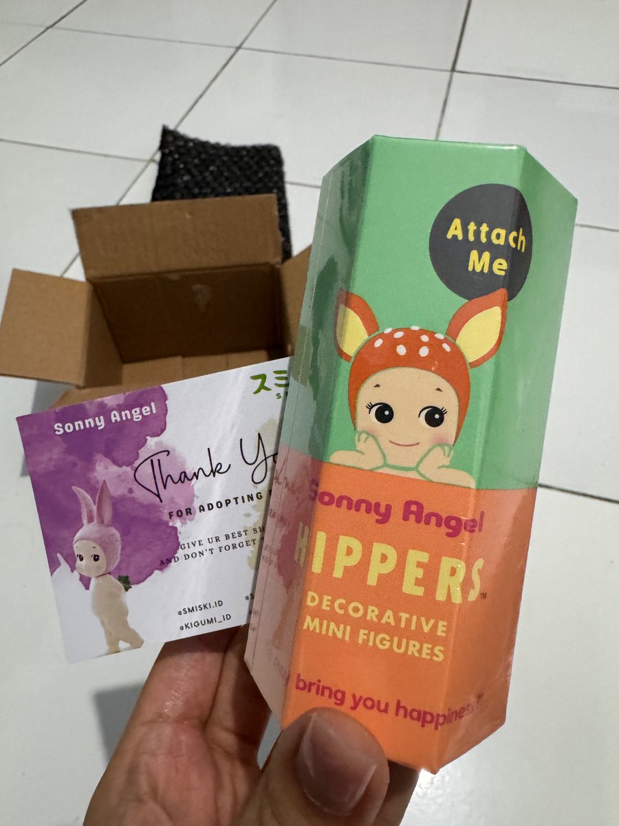 teresaliviaa's tweet photo. [WTS - shipment from Jakarta]

1. Popmart Cry Baby Sad Club Earphone Bag (sealed, ori Pop Mart Indo)
2. Upset Duck v2Flower (sealed, cuma buka kartu)
3. Hippers Sonny Angel Animals v2 (sealed)

DM for Price ☺️ https://t.co/TFlplcc6fx