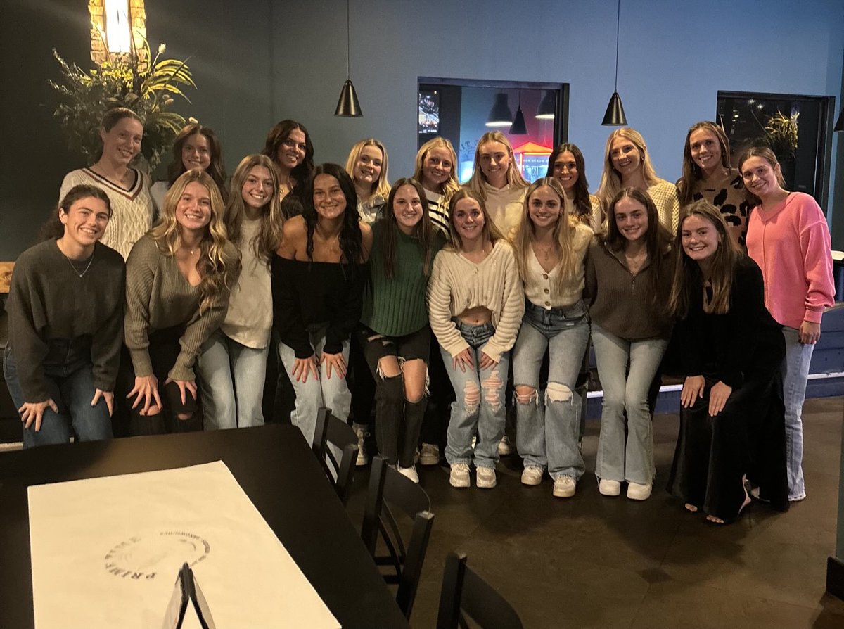 The perfect way to end a great week of friendship and bonding with a team Friendsgiving night!!! ⁦<a href="/USIAthletics/">USI Athletics</a>⁩ ⁦<a href="/USIedu/">University of Southern Indiana</a>⁩