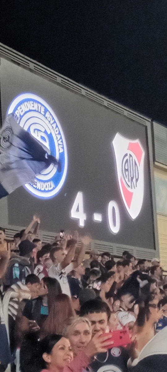 Que rica cola... puta que rico e