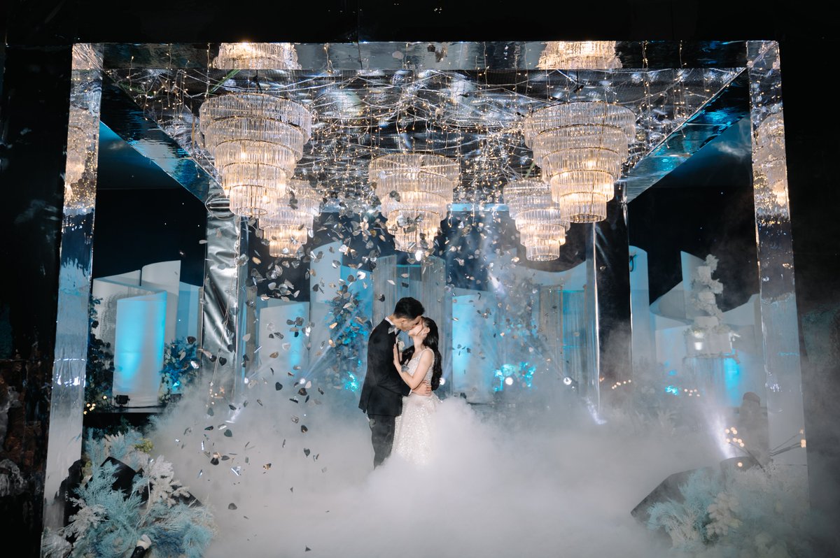 A moment where love is celebrated, and the beautiful journey to forever begins.

Connect with us for your special day at 0811-3640-166 or visit our website jwmarriottsurabaya.com
⁣
#JWMarriottSby #JWMarriottSurabaya #WeddingsatJWMarriottSby

Photo by Jo Tjahja