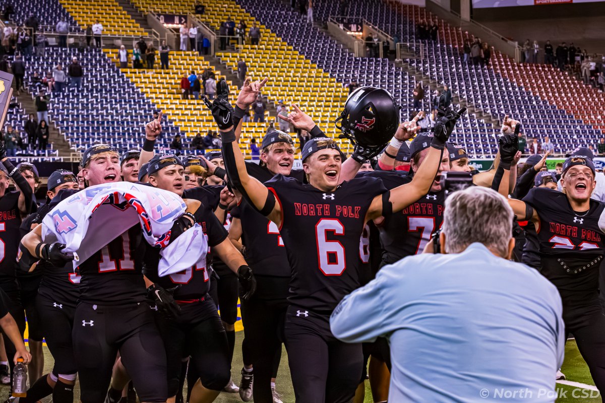 NorthPolkCSD's tweet photo. CROWN THE COMETS π
North Polk is your 4A State Champion!
#ProudToBeNP https://t.co/qsLJoR9MF7