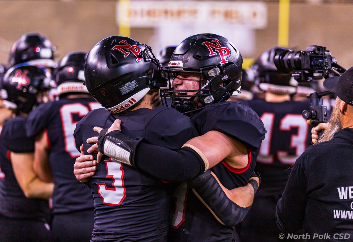 NorthPolkCSD's tweet photo. CROWN THE COMETS π
North Polk is your 4A State Champion!
#ProudToBeNP https://t.co/qsLJoR9MF7
