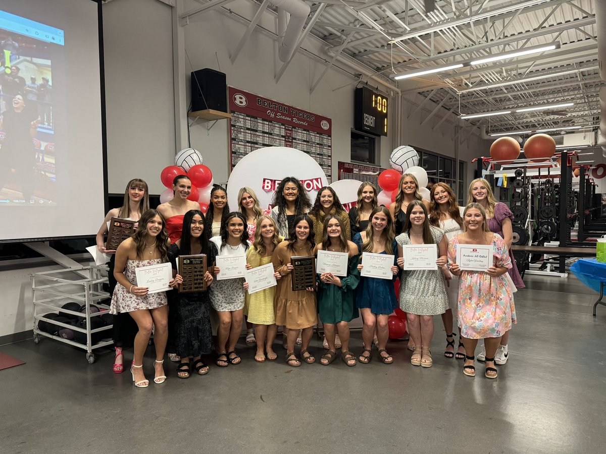 This year’s team awards voted on by the varsity members!
Offensive Player of the Year- Kaitlyn McCracken and Malu Pula
Defensive Player of the Year- Miley Davila
Tiger Heart Award- Abigail Marzo and Bella Pula
Newcomer of the year- Malu Pula
Most Valuable Player- Macyen Doskocil