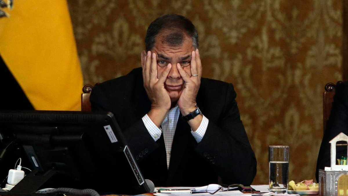ElDatoEcua's tweet photo. #Urgente ¡EL CORREÍSMO DEJA UNA MILLONARIA DEUDA AL GOBIERNO DE DANIEL NOBOA, EL ESTADO DEBE PAGAR 85 MILLONES DE DÓLARES A CHINA POR EL FRACASO DE LAS ESCUELAS TIPO "MILENIO"!

Una reciente sentencia judicial obliga al Ministerio de Educación a abonar 85 millones de dólares a la empresa China Railway, debido a un contrato fallido durante el gobierno de Rafael Correa para construir 200 escuelas prefabricadas “tipo milenio”. 

De los 200 planteles prometidas, solo 20 llegaron a funcionar, y la mayoría de ellas están destruidas o desmanteladas. 

Ahora, en medio de la crisis económica, el Estado se ve obligado a asumir una pesada deuda generada por el manejo irresponsable de la contratación pública durante el gobierno de Rafael Correa.

@ElDatoEcua👈

#ElDato #Correa #corrupción