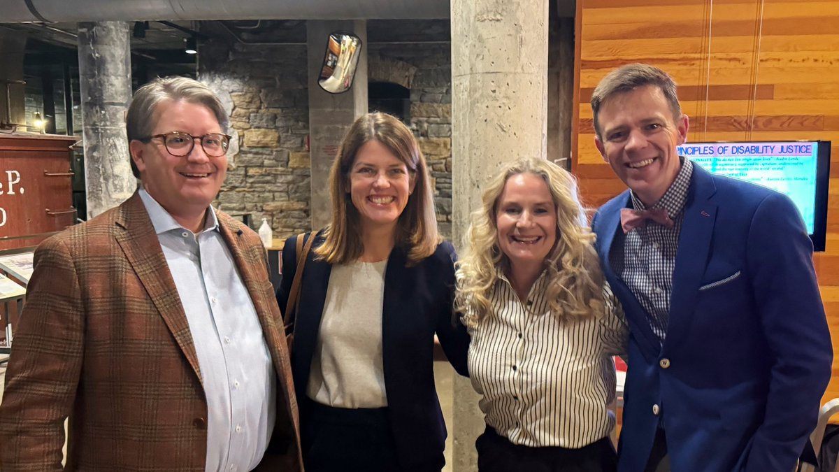 Moderated a great political panel tonight with <a href="/mlahammer/">Mary Lahammer</a>, <a href="/ProfKPearson/">Kathryn Pearson</a> and <a href="/bloisolson/">Blois Olson</a>. It was a wide-ranging, lively conversation that challenged some oft repeated election narratives. Thanks to Mill City Commons for having us.
