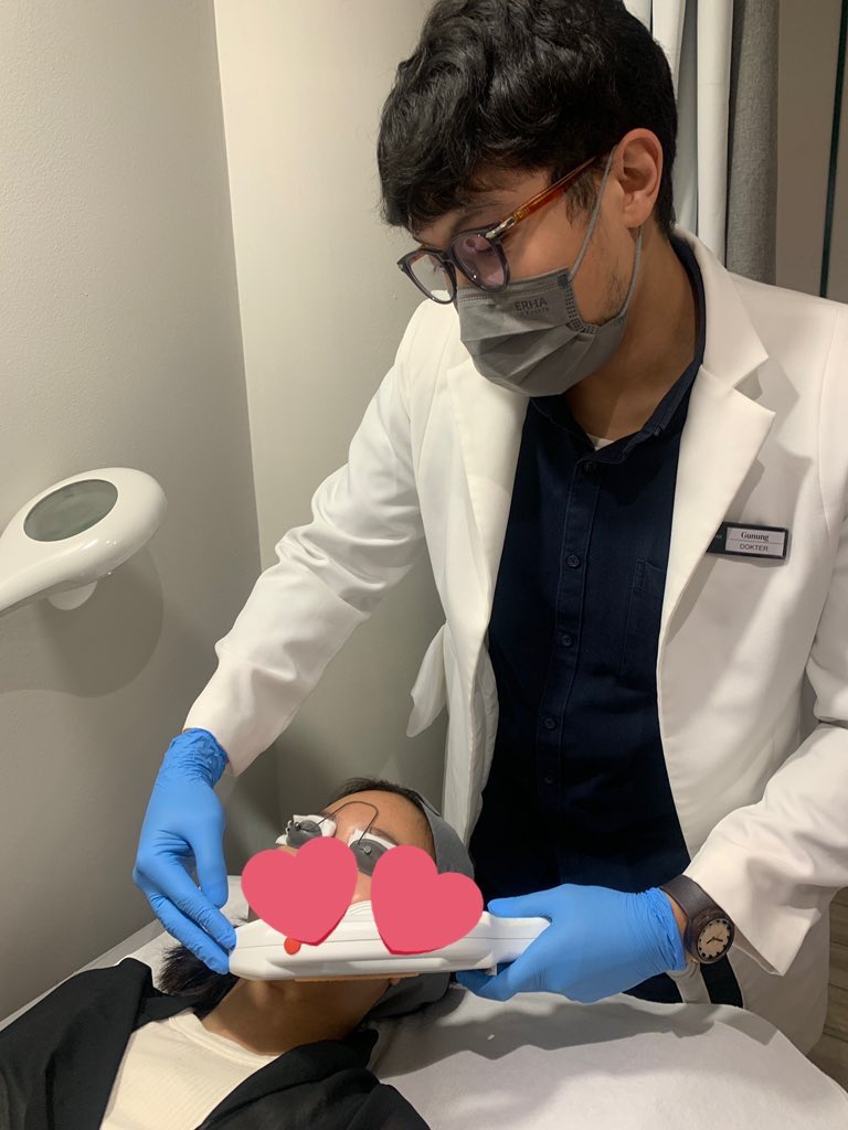 jujur aku kaget karna treatment nya cepet banget, tapi at the end aku bener bener kaget karna langsung instan glowing dan cerahan banget 😭🤍

untuk harganya bisa dibilang pas dan sangat amat worth it! apalagi pelayanan mereka aku akuin JEMPOLL banget! mereka punya skincare juga!