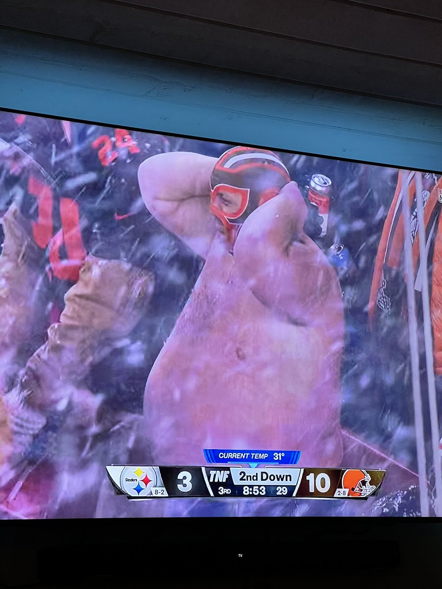 heatdaddy69420's tweet photo. This guy is an absolute hvac unit imagine the chaos on the inside of his body trying to figure out what’s going on? His cells must be so fucking rattled hahah. What a nailgun https://t.co/MyLaAlx2rM
