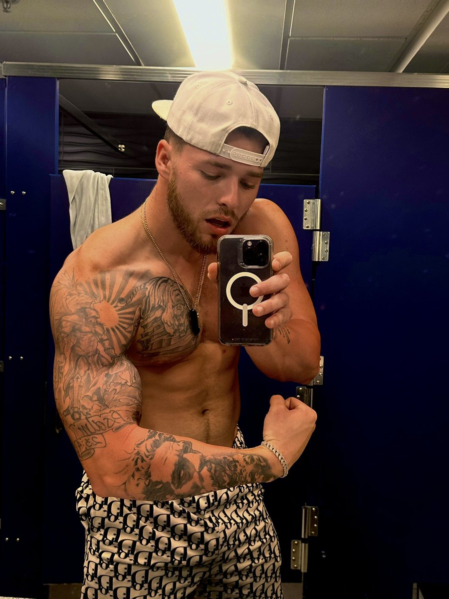Anthony tweet media