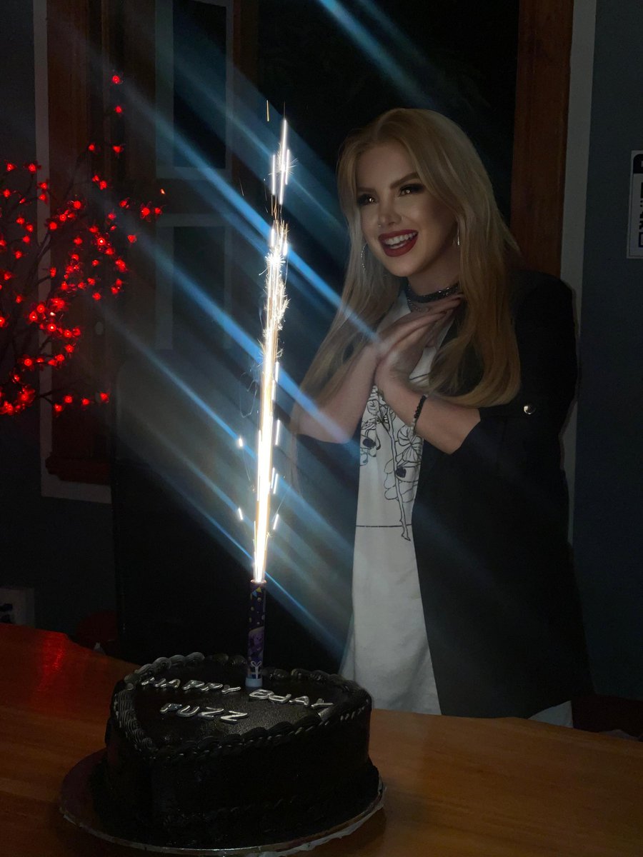 FuzzOficial's tweet photo. ♏🎂🖤♥️Que lindo pasar este día junto a personas especiales y haciendo cosas lindas.
Gracias por estar♥️🖤🎂♏ https://t.co/QS9PyVyzdI
