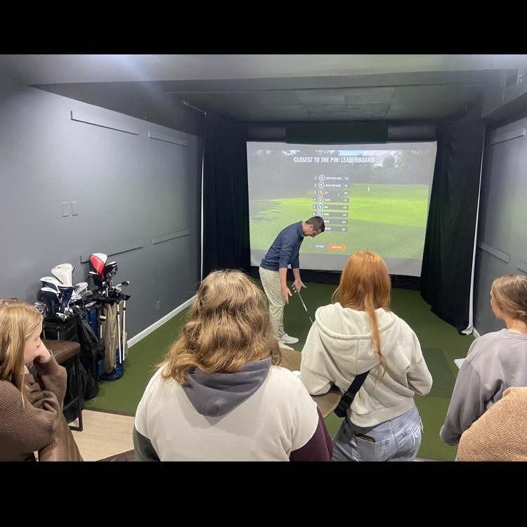 bigfooths's tweet photo. @Destination Geneva National hosted Big Foot’s Hospitality class, giving students an inside look at resort operations and careers in culinary, golf, hotel management, and sales. Mr. Karabas and class wrapped up the morning with a chipping competition in GN’s Simulator Studio. https://t.co/I2u7akkAcU