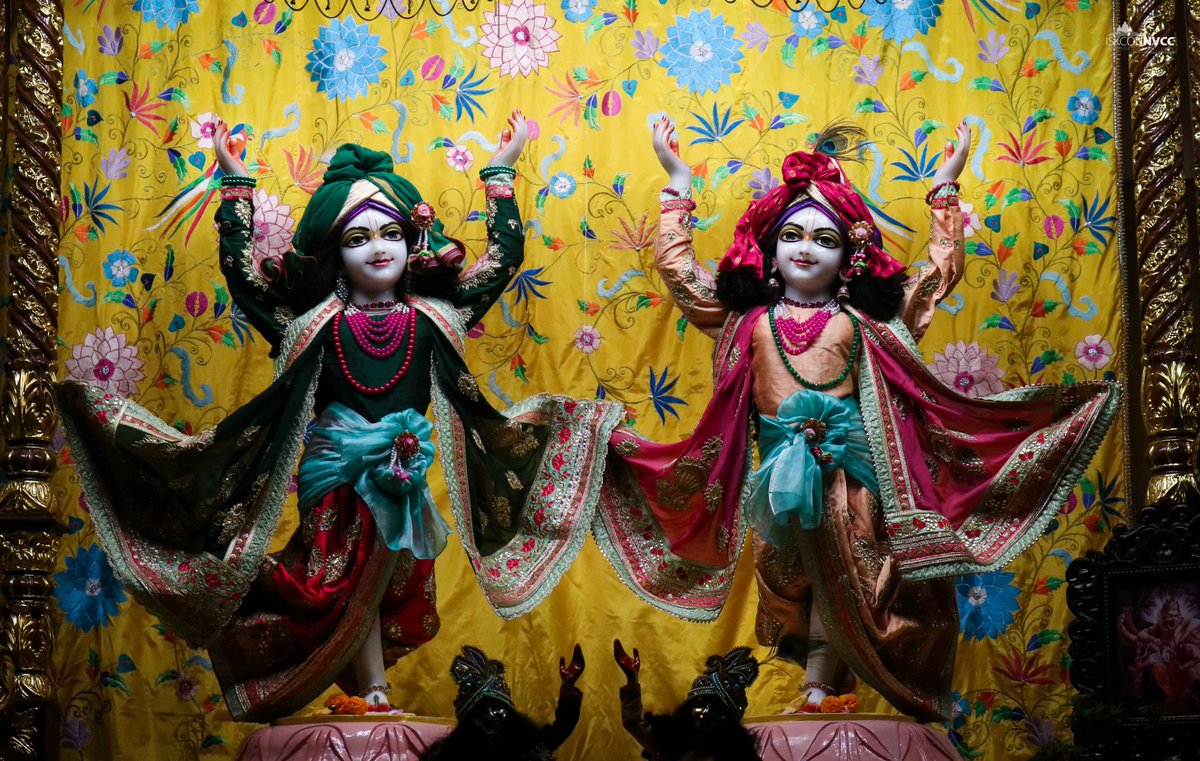 ISKCONPune's tweet photo. 🌷Mangal Arati Darshan🌷🗓22/11/2024🙏🚩@ISKCONNVCCPune🚩
.
.
#ISKCONNVCC #ISKCONPune #ISKCONNVCCPune #ISKCON #22ndnovember #22ndnovember2024 #Friday #Harinaamsankirtan #Radheshyamdas #Radheradhe #Sankirtan #Kirtan #Vrindavan #Mayapur #Prabhupada #GVE #GovardhanEcoVillage https://t.co/EdwpKqRmCV