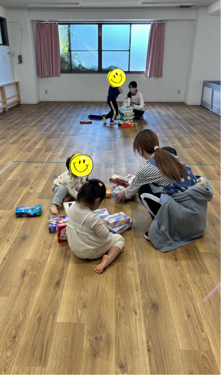 niconicohoiku's tweet photo. ミニ運動会本番🎌
みんな一生懸命練習した成果を存分に発揮してくれました🌈
最初は難しかった玉入れやソリリレーも今日は楽しく上手に出来たね✨️
閉会式、メダルを受け取って大喜びの子供たち🏅
笑顔がいっぱいの運動会になりました🤩
#保育園
#小規模保育園
#埼玉
#鴻巣
#鴻巣市
#認可外保育園 https://t.co/kK2h3BBdCY