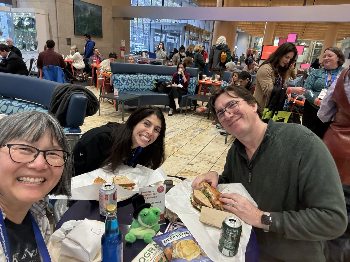 HistoryFrog's tweet photo. @MapM8ker It was an #Frogtastic🐸 day. Check my Instagram for even more pix and fun! @NCSSNetwork #NCSS2024 #NCSS24 @MapM8ker @historyherway @vicpasquantonio @socialstudiestx @historytechie @GBH https://t.co/5Q5v7ovCux