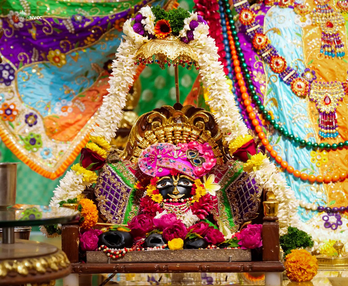 ISKCONPune's tweet photo. 🙏🏽Today's Darshan 📿 🗓22-11-2024🙏
🌷Sri Sri Jagannath Baldev Subhadra🌷
🚩@ISKCONNVCCPune🚩
.
.
#ISKCONNVCC #ISKCONPune #ISKCONNVCCPune #ISKCON #22ndnovember #22ndnovember2024 #Friday #Harinaamsankirtan #Radheshyamdas #Radheradhe #Sankirtan #Kirtan #Vrindavan #Mayapur https://t.co/KB6aInkWf1