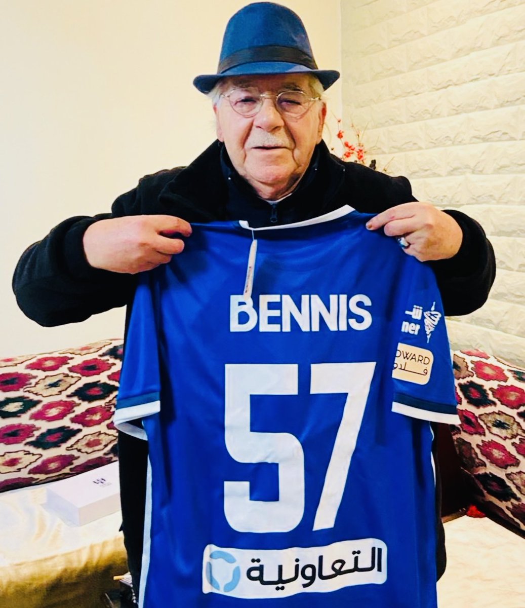 اللهم اكفه بركنك الذي لا يرام واحفظه بعزك الذي لا يضام واكلأه في الليل وفي النهار. اللهم رب الناس ملك الناس أذهب البأس واشفه أنت الشافي شفاء لا يغادر سقما. اللهم لا ملجأ ولا منجا منك إلا إليك إنك على كل شيء قدير. أسأل الله العظيم رب العرش العظيم أن يشفيه عاجلا غير آجل 🙏الغالي