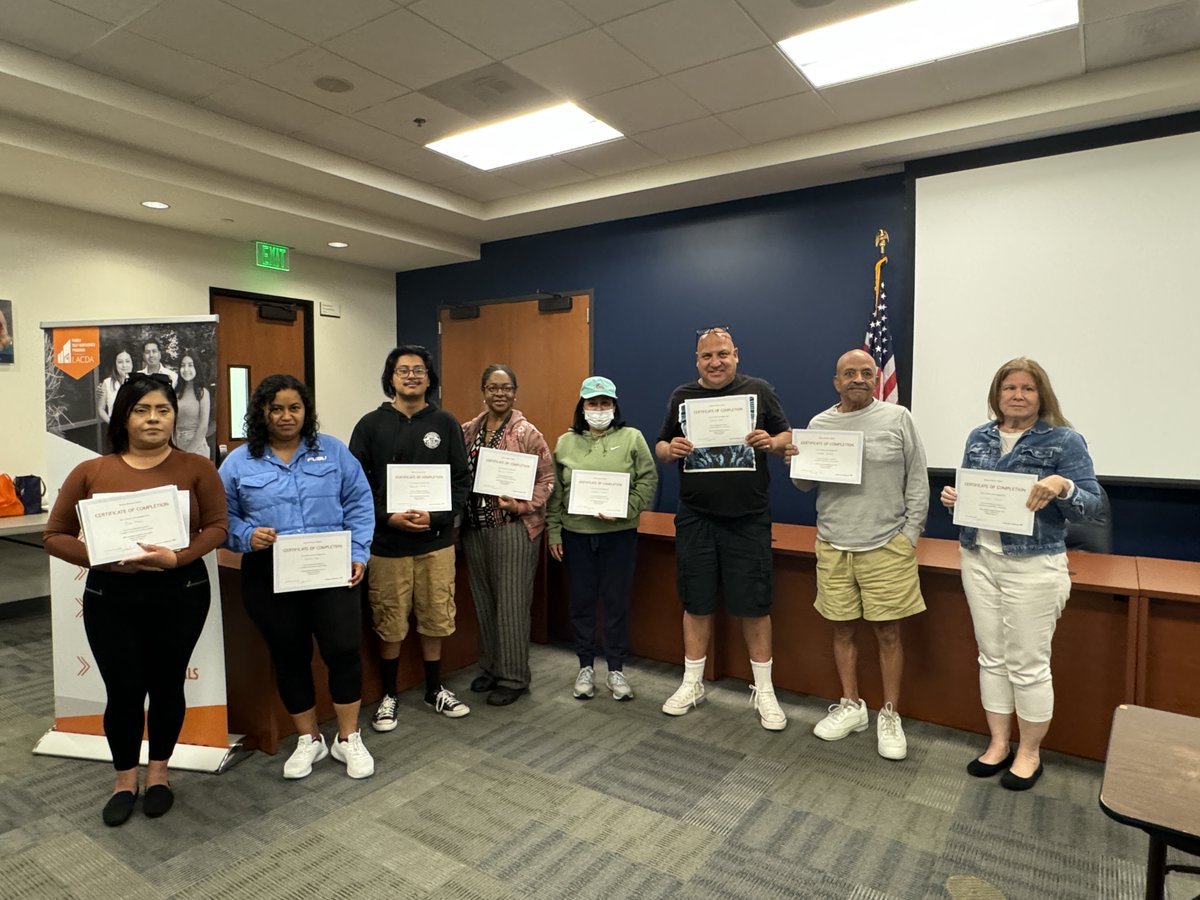 LACDevAuthority's tweet image. #FBF to a few months ago, when the #LACDA’s Family Self-Sufficiency (FSS) Program teamed up with @BankofAmerica to host a Small Business Workshop! This event was an opportunity for our Housing Choice Voucher participants to gain valuable insights into starting a small business.