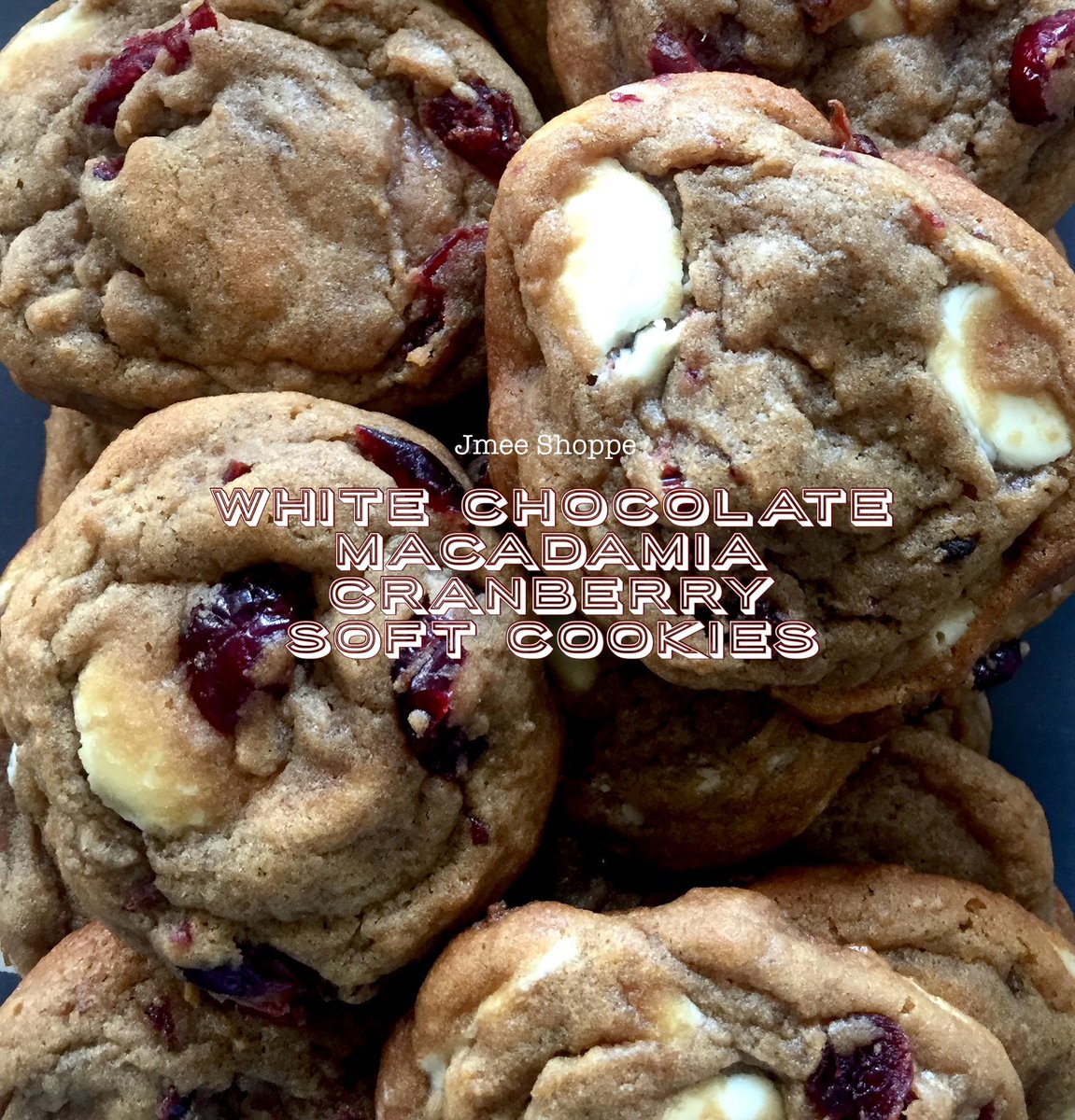 nnhorizon11's tweet image. Share=แบ่งปัน 🍪✨
สูตรนี้เป็นสูตรที่ทำครั้งแรกแล้วสำเร็จแบบที่ตั้งเป้าหมายไว้ว่าอยากได้ซอฟท์คุกกี้ออกมาแบบไหนค่ะ￼ผ่านมา 9 ปึแล้ว ตอนนั้นคุกกี้ยังไม่กลมดิ๊กเลย แต่ก็น่ารักแบบ rustic ไปอีกแบบนะ 😁
#JmeeshoppeRecipe