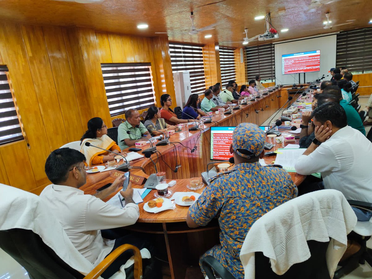 04NDRF's tweet image. #NDRF 04 BN RRC ANI Conducted a #CSSR Tabletop Exercise at #Mayabunder, Led by Shri. Dilkhus Meena, IAS, and Guided by Shri. Praveen S Prasad, Dy. Comdt. Key Stakeholders joined to boost Disaster Preparedness. #Resilience #AandNIslands
@NDRFHQ 
@Andaman_Admin 
@NCIBNEWS_ANI