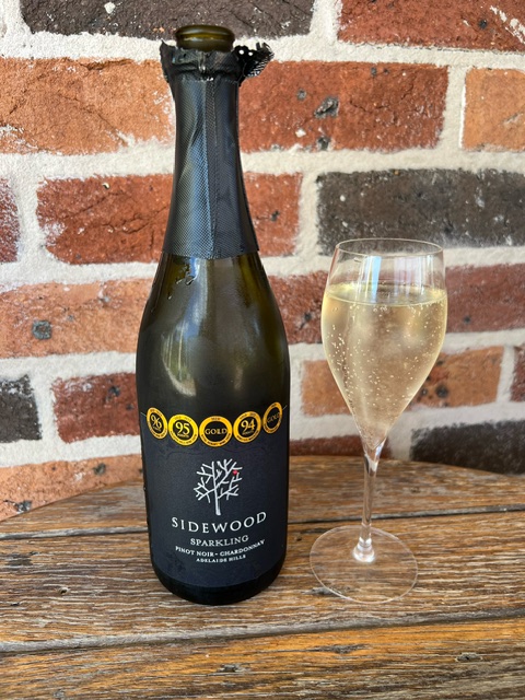 It's Friday and it's #WineOClock. Sipping some Sidewood bubbles, a winery we visited a few weeks ago in the Adelaide Hills and liked. #wine #vino #winelover #Australia