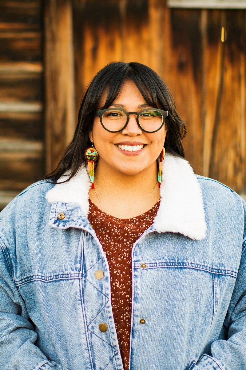 Truthwatcher42's tweet image. USU friends! In celebration of National Indigenous Peoples Heritage Month, let me recommend an excellent book by local Todích'íí'nii (Bitterwater Clan) author Stacie Denetsosie: “The Missing Morningstar and Other Stories”!
torreyhouse.org/the-missing-mo…
#JCOM2400 @thatdebraelaine