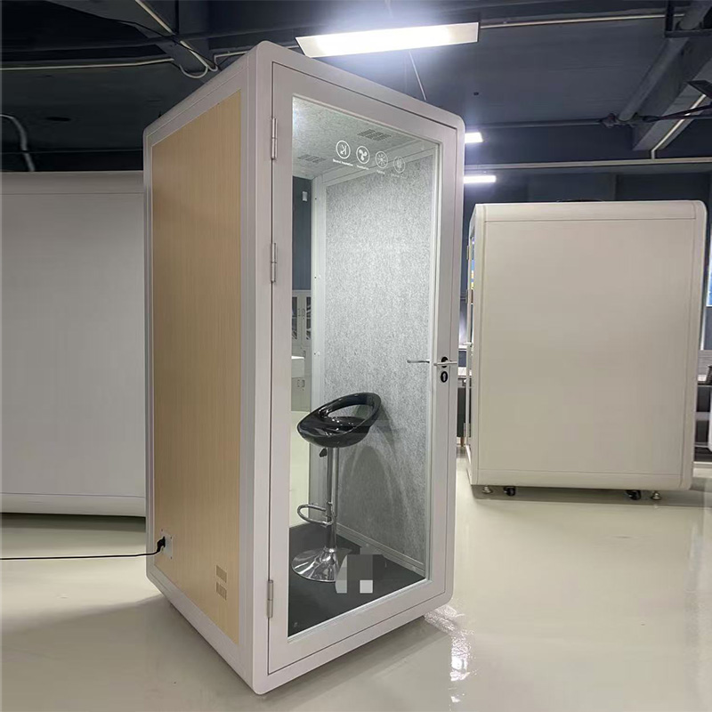 MISSCITYSTYLE's tweet image. Create your quiet zone! 🛋️ Our 1-person soundproof booth is compact, stylish, and perfect for busy offices. White/black with wood accents. Focus like never before.
Link: misscitystyle.com.au/compact-sheet-…
 #OfficePod #SoundproofBooth #PrivacyMatters
