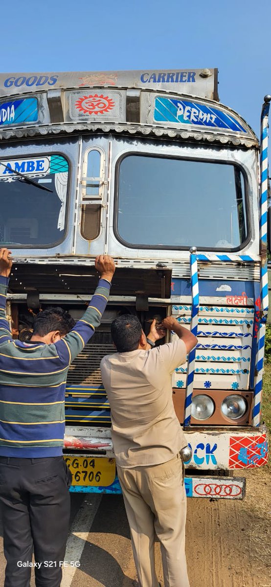 Enforcement against Multi tone horn/ Pressure Horn. Removal of the horn and issueing of e-challan by enforcement staff of RTO Rayagada