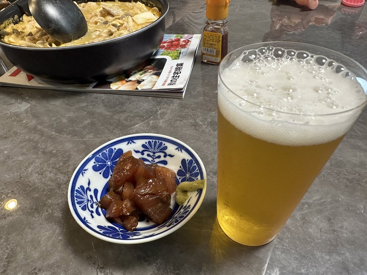 BAR11113106's tweet photo. 今夜はマグロの漬けで一献 https://t.co/omjSFmRkns