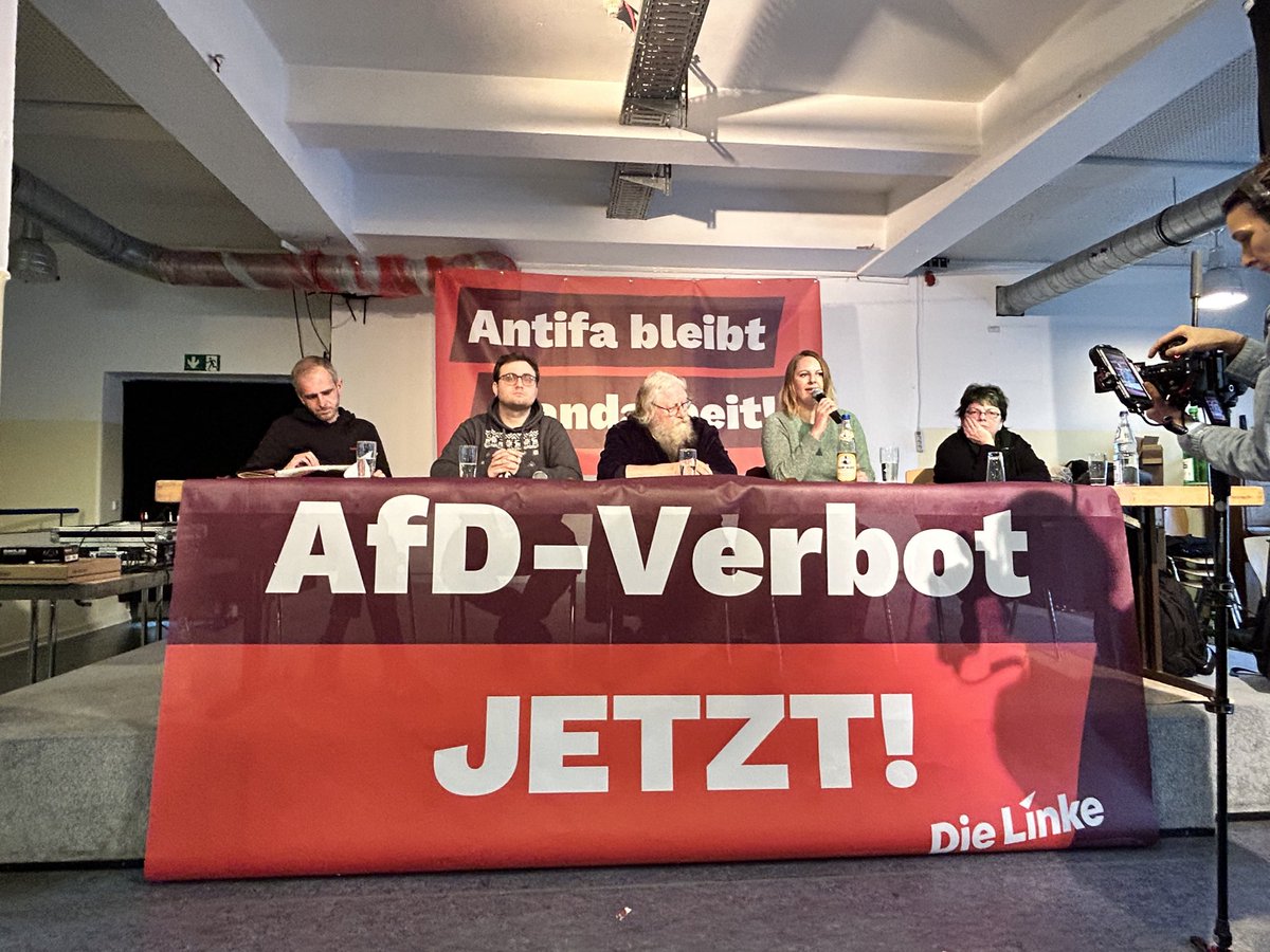 Auf unserer antifaschistischen Konferenz diskutieren wir heute in Wuppertal über Strategien, wie wir die extreme Rechte wieder zurückdrängen können. #Antifa bleibt Handarbeit, auch mit #AfDVerbot!