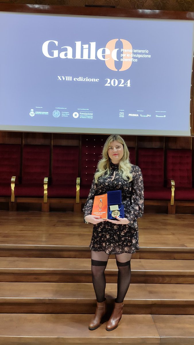 Jbigname1's tweet photo. I miei Gatti 😻 @GiuntiEditore finalisti al Premio Galileo featuring la cattedra di Galileo himself https://t.co/iqSCF3Kw25