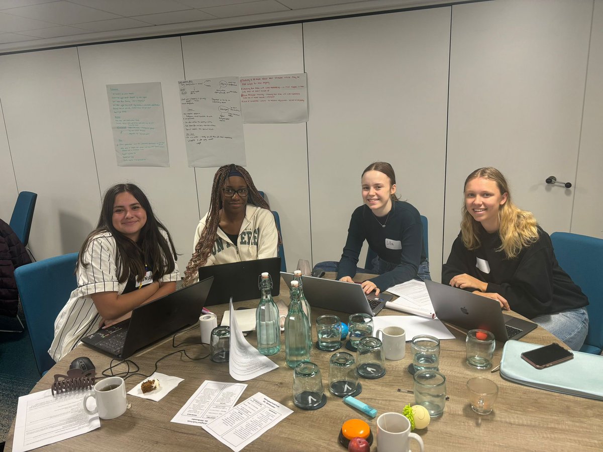 NHS England Youth Forum tweet media