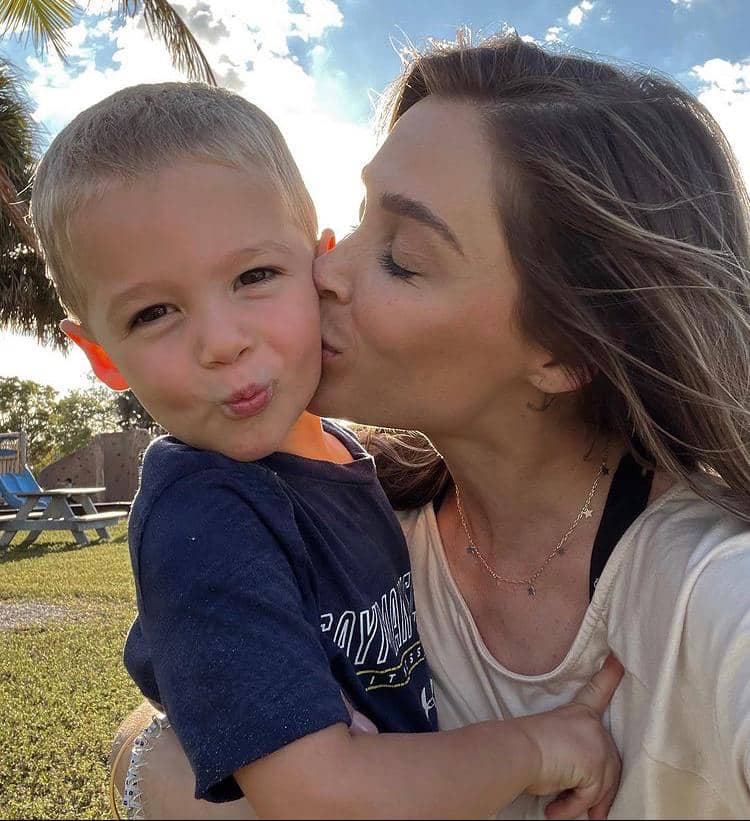 Herkese merhaba. Yeni bir gün ve yeni bir bereket, hepinize mutlu pazarlar