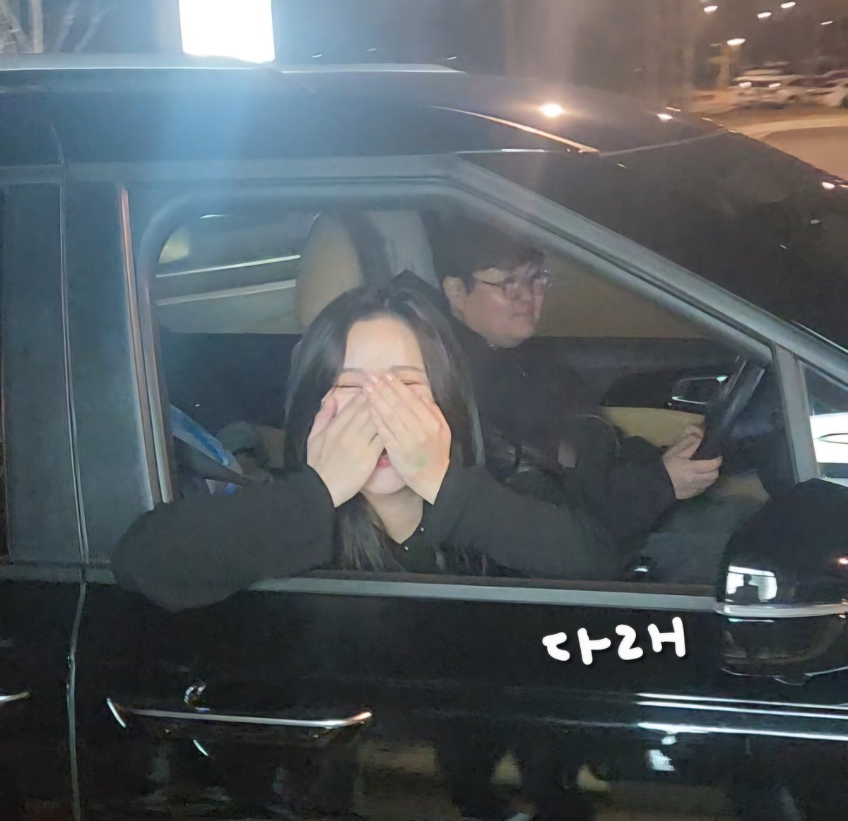 mamdungidul's tweet photo. 무무들이 단체로 앓으니까 웃는 아기강아지 좀봐ㅠㅠ https://t.co/3mI6cxszow