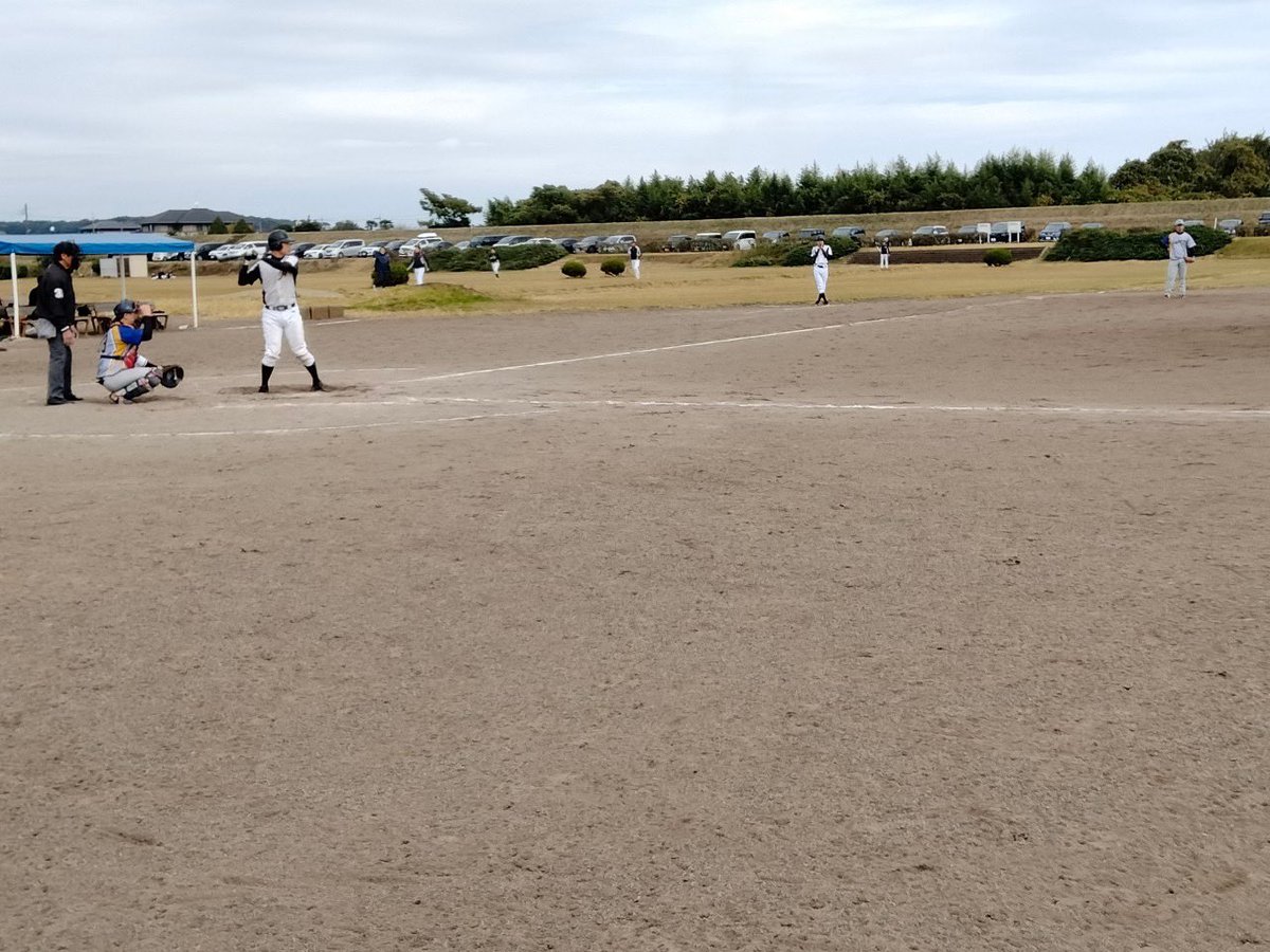 Dream_backs's tweet photo. 【今週の活動】
本日は大会でした！
今年は打線がなかなか機能しないため、大幅に打順を変え試合に臨みました

打順がはまり、7-3で勝利✨
守備もエラーなく守り切ることできました！
この流れで勝ち進みましょう💪

#宇都宮　#草野球 https://t.co/QHvEMRuA0v