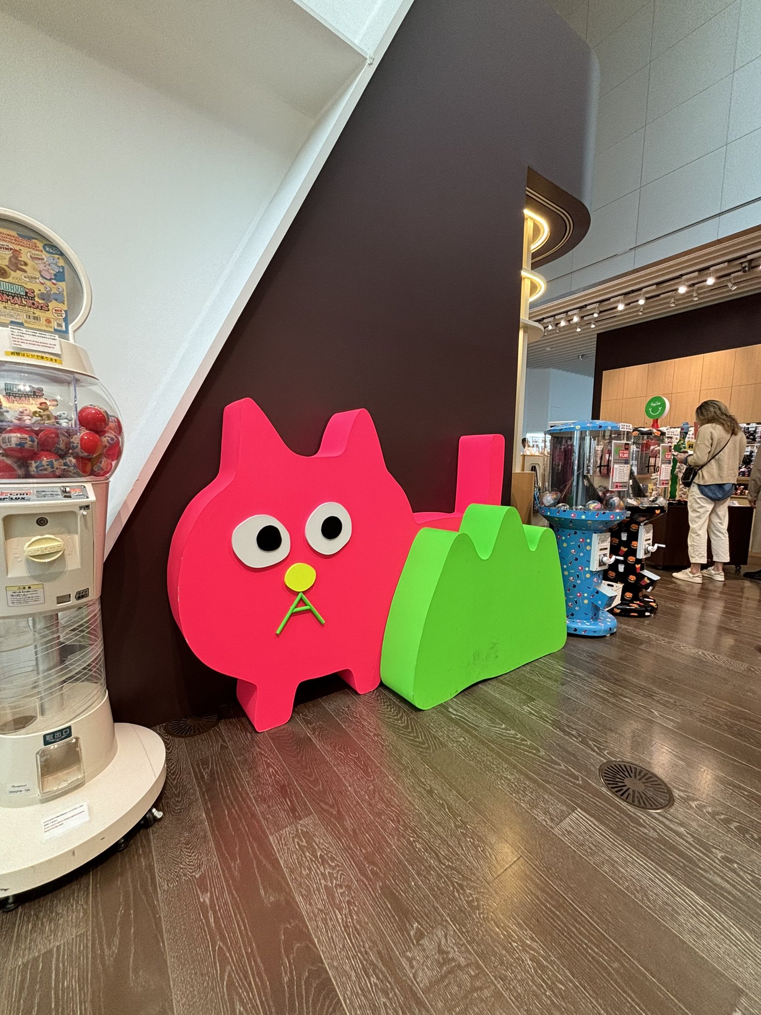 ピンクの猫 GEhfYRQaQAA8AtK.jpg