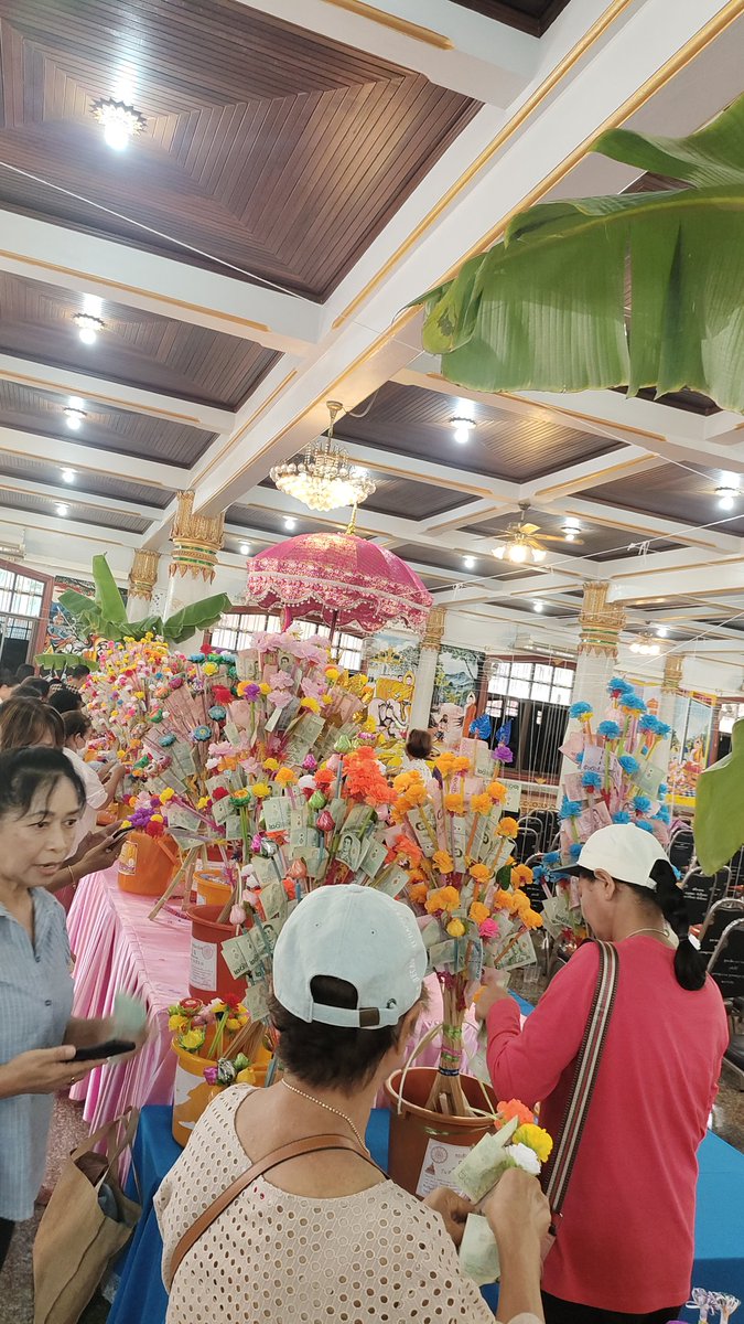 kamonch1993's tweet photo. แห่กะฐิน 10/11/67 #วัดลานบุญ #ลาดกระบัง วันรุ่นลาดกระบัง @aim_theerarat https://t.co/Hd9oAasBlj