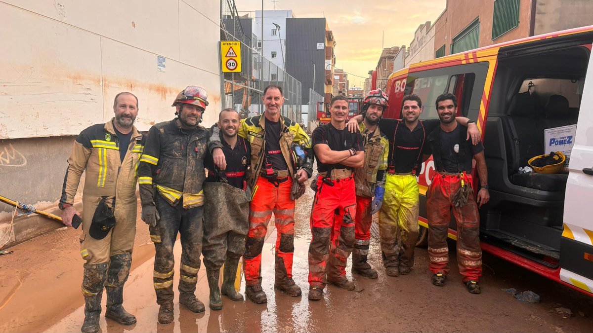BomberosAlcala's tweet photo. ‼️En esta semana nueve de nuestros #bomberos se han desplazado a la zona afectada por la #DANA, concretamente estuvimos en el municipio de #Sedaví (Valencia). Allí se realizaron tareas de achique de agua en diferentes garajes subterráneos para descartar la presencia https://t.co/JOqxEPOfXp
