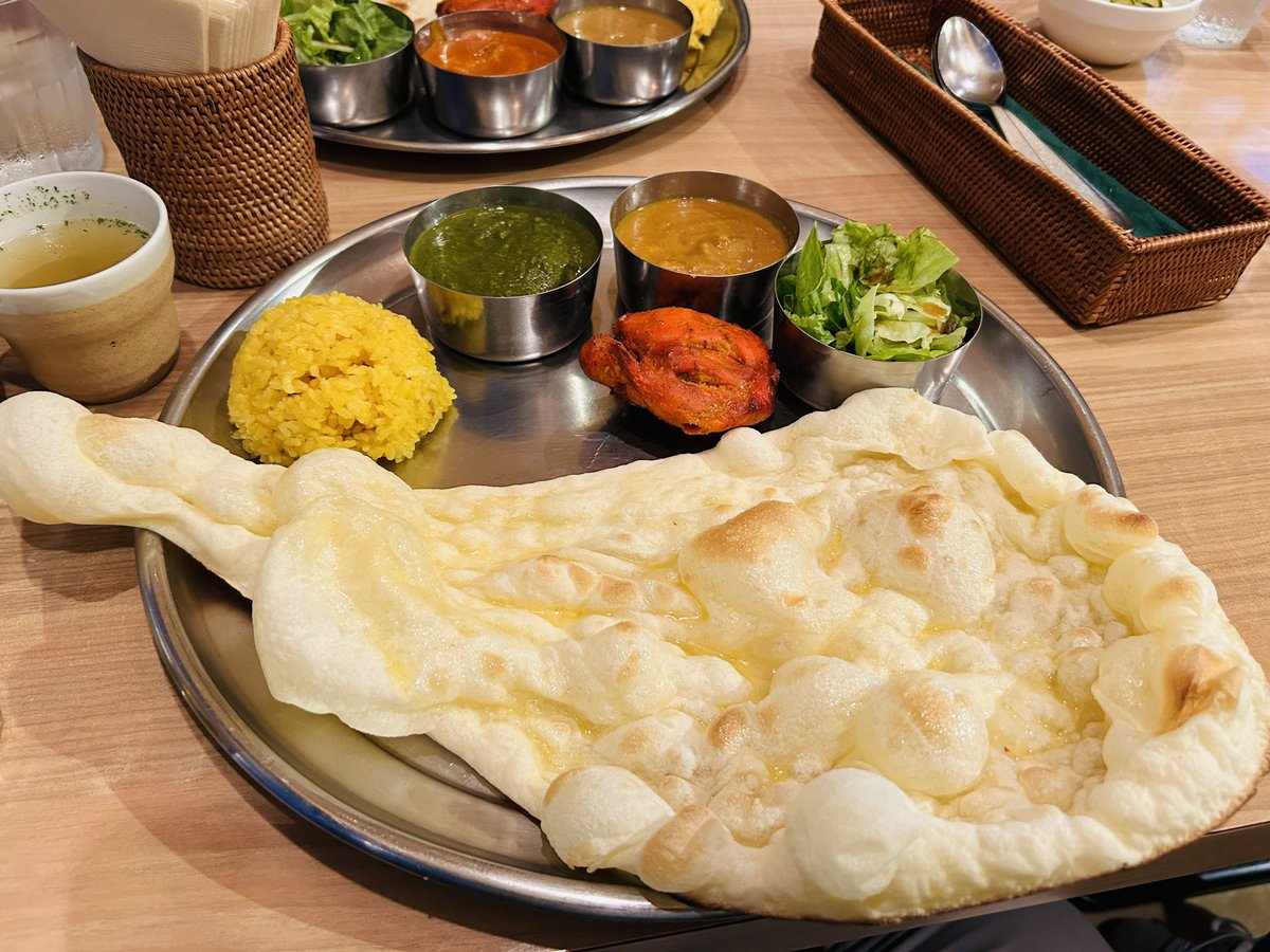 inoueqd's tweet photo. 緑のカレー食べて帰ります!
#localindia https://t.co/iKZ3p6xn2J