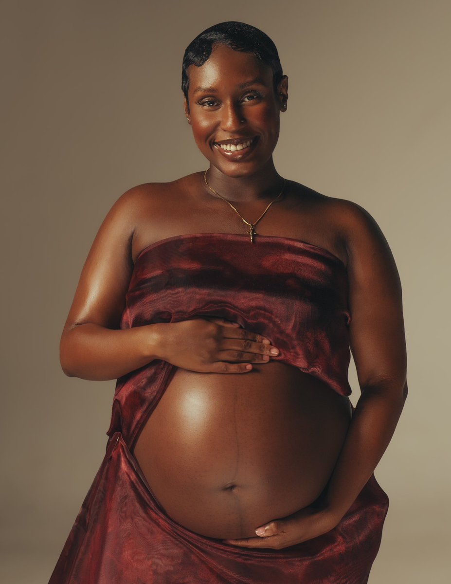 KiarraLeone's tweet photo. Mommy can’t wait to meet you https://t.co/6IKvQ2oohs