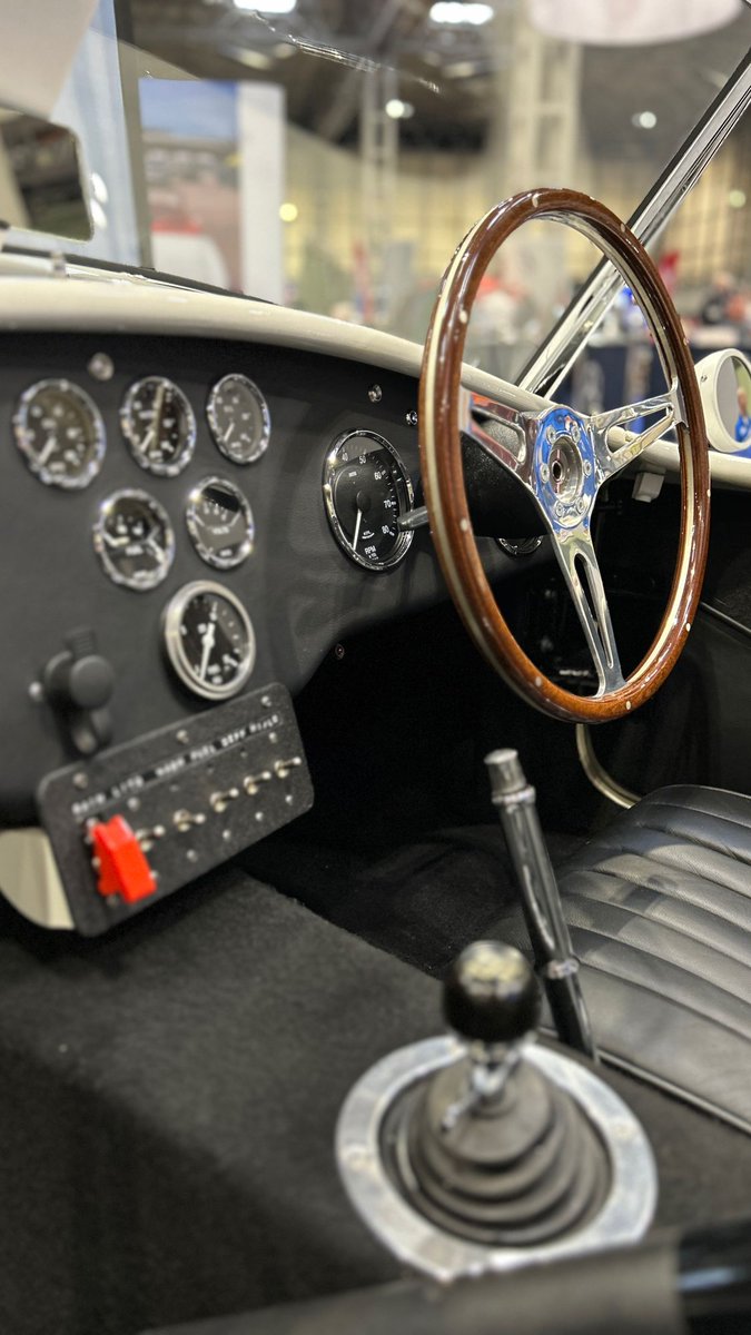 289Register's tweet image. Replica of CSX2051 on our stand today at #necclassic - winner of the best new build award. Do come and say hello - we are in Hall 1 near the #meguiars stand!